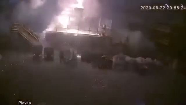 На заводе "Вольфрам" в брянском райцентре Унеча взорвалась плавильная печь смотреть онлайн