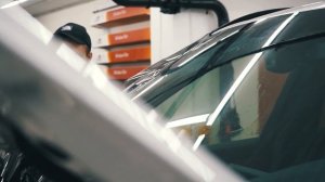 Оклейка передней части BMW X5 и тонировка передних стекол атермальной пленкой Llumar