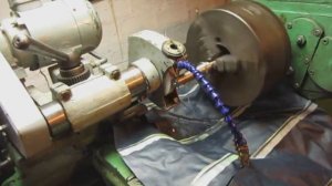 шлифовка круглошлифовальной приспособой на токарном