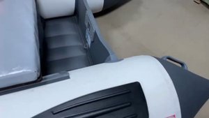 лодка  с носовым тентом.размер 3.30 НДНД дно. Роджер -зефир ли.