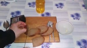 Готовим сухарики с чесноком с беконом  дома — в духовке