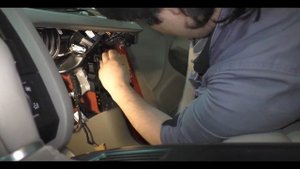 Установка штатного видеорегистратора в автомобиль AUDI. Подключение регистратора и задней камеры.