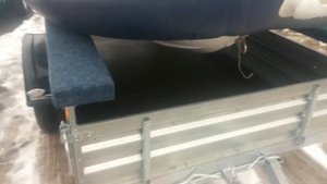 Стапель для лодки ПВХ на универсальном прицепе МЗСА 817701. ЦЛП АРИВА.
