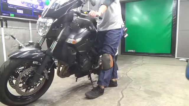 SUZUKI GSR 400, 2009 год смотреть онлайн