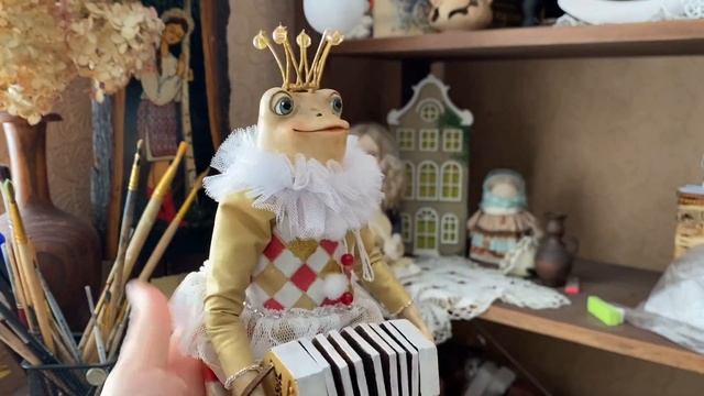 Авторская кукла-лягушка «Царевич» смотреть онлайн