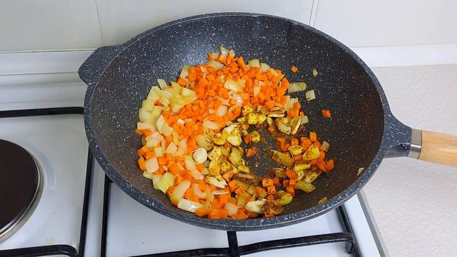 Плов с курицей- идеальный ужин для всей семьи.