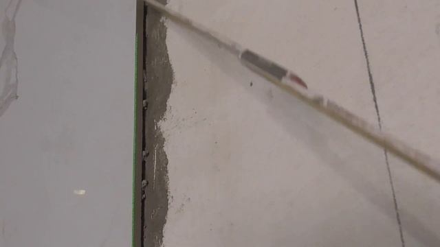 Не правильная стратегия укладки керамогранита 60*60  на кухне.  Ремонт трешки.  Ж.К. Красный Аксай