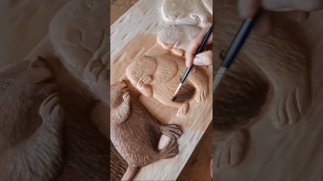 Бобры из дерева Резное панно Резьба по дереву Виль Аптюшев Wood carving #shorts
