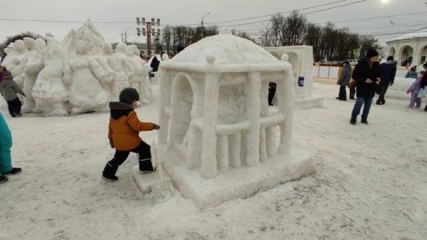 Фестиваль Скульптур из снега в Костроме 2023 г. Участник 17