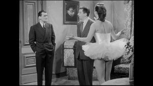 Légère et court vêtue 1953