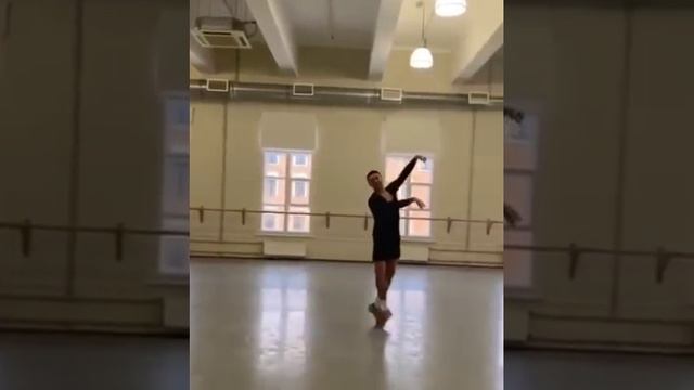 Николай Цискаридзе танцует "Гавот" смотреть онлайн