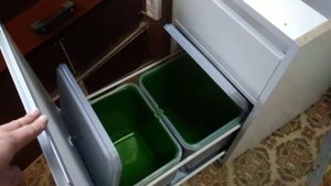 Как сделать выдвижное мусорное ведро