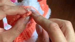 Красиво обвязываем края пинеток, крючком.