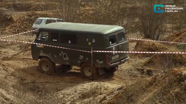 Экстремальный заезд 4х4! В Дорогобуже прошли гонки «Песочница V» смотреть онлайн