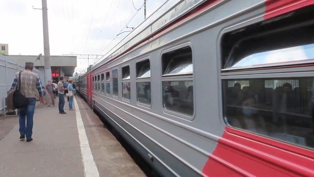 Электропоезд ЭД4М-0366 платформа Серп и Молот 27.05.2021 | ED4M-0366 train Serp and Molot platform смотреть онлайн