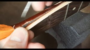 Вылез анкер из под накладки грифа. Ремонт анкера гитары.