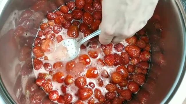 Ягоды остаются целыми! ?Ароматное клубничное варенье, очень вкусное.
