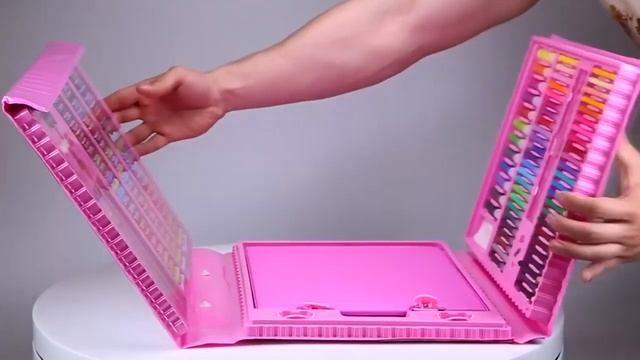 Набор юного художника с мольбертом! 208 предметов! смотреть онлайн