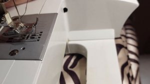 Как спрятать зубчики на швейной машинке Minerva M320.