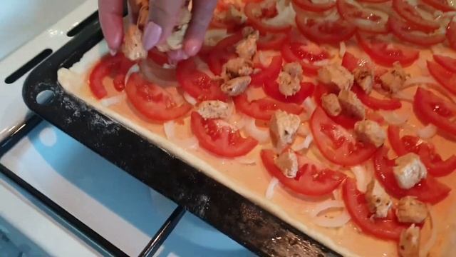 Пицца? с ананасами? и курицей?|Ням-ням