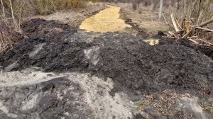 Идиоты выкопали канаву в реку