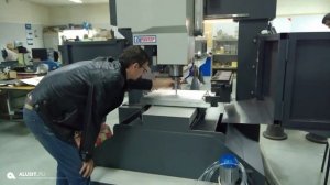 Фрезерный станок трехосевой с чпу