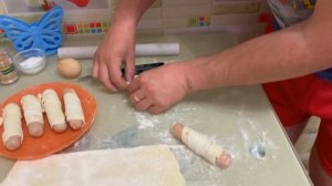 Сосиски в тесте из готового слоено дрожжевого теста