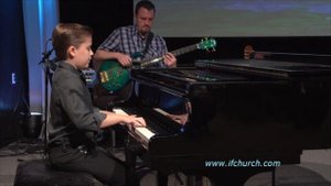 Воссел на троне Царь царей - ц. Непоколебимое Основание