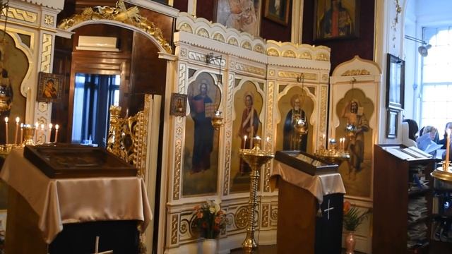 Великий Четверток. Чтение 12-ти Евангелий в храме прп.Сергия в Будапеште смотреть онлайн
