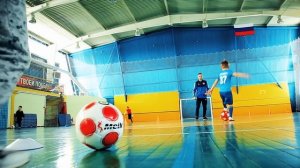 Тренировка по футболу в спортивной школе Ника