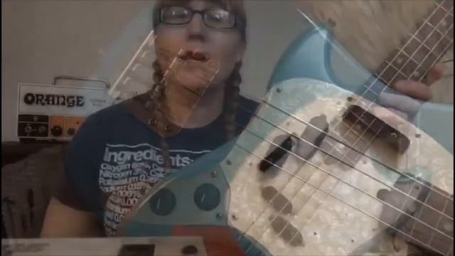 Niki’s New Bass! смотреть онлайн