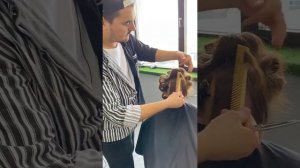 Укладка на брашинг и стрижка удлиненной чёлки