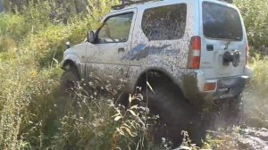 avtogarajh Suzuki Jimny через лужу. Хабаровск