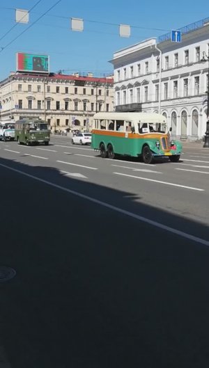 Ретро парад транспорта в Петербурге