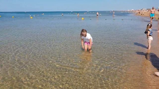 Пляж КАВКАЗ в 12.00 - 3.08.2018 - для сравнения с центральным в #Анапе смотреть онлайн