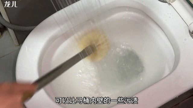 馬桶里撒一把，不管多髒多臭黃漬多厚，一衝立馬乾淨好聞，快試試【百變小廚坊】#馬桶 #清潔馬桶