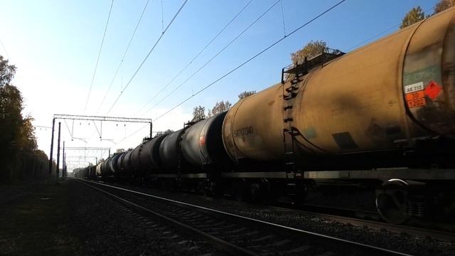 2ЭС4К-008 "Дончак" с грузовым поездом следует через о.п. Михайловская смотреть онлайн