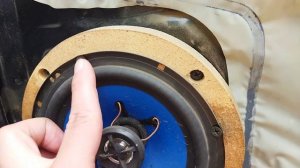 hyundai getz не работает задняя колонка . Ищем причину , устраняем .
