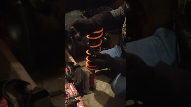 Как прокачать газовую стойку и установить на ваз смотреть онлайн