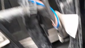 Ауди А6 С5, установка вежливой подсветки в зеркала.mp4