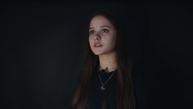 Стихотворение читает студентка Кашинского медицинского колледжа Аня Берегова