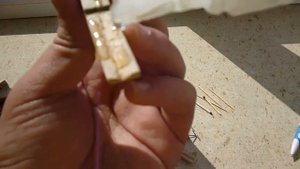 как сделать Пистолет из прищепки  /how to make a gun out of a clothespin