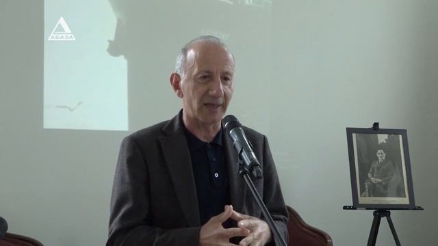 В Сухуме открылась документальная фотовыставка, посвященная 130-летию Нестора Лакоба смотреть онлайн