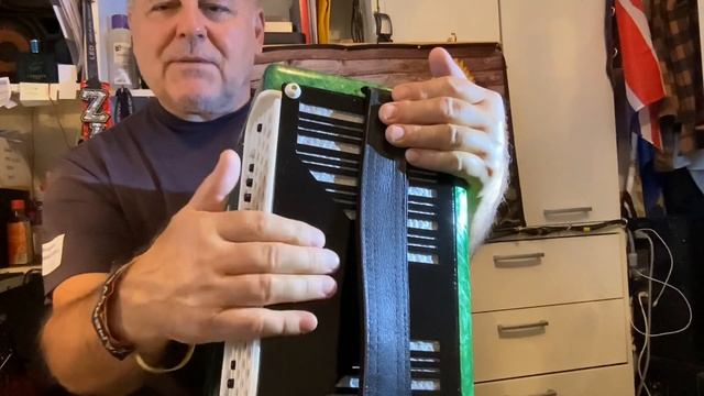 Тульский баян "ЭТЮД" и его ремонт в Германии смотреть онлайн