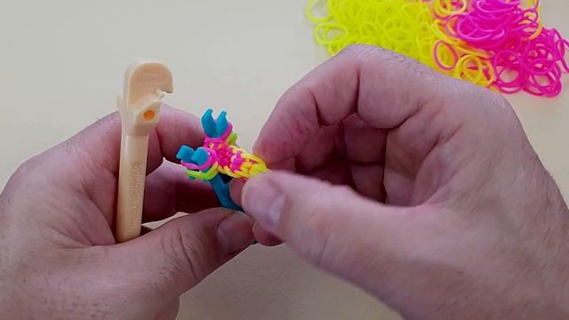 Простой браслет из резинок на рогатке. Как сплести браслет из резинок смотреть онлайн