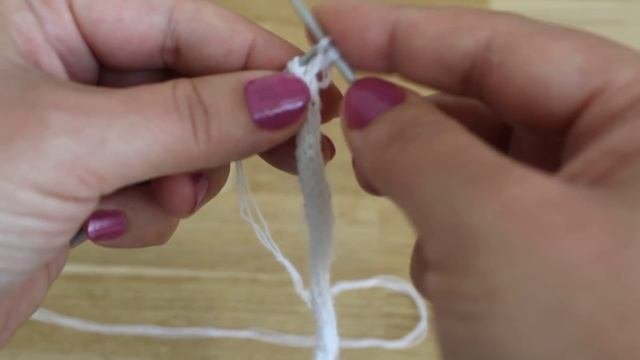 Простой шнурок спицами