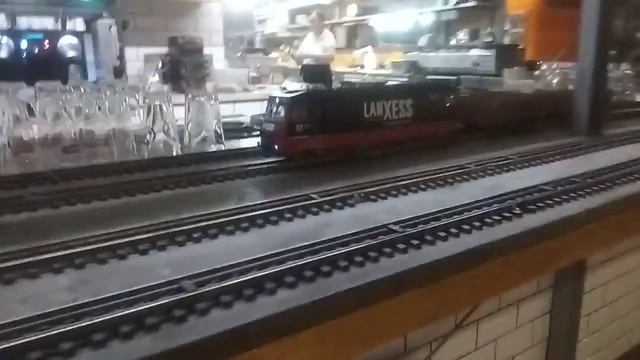 Уникальный ресторан с паровозиками в Праге|"Вытопна"(Площадь республики) смотреть онлайн