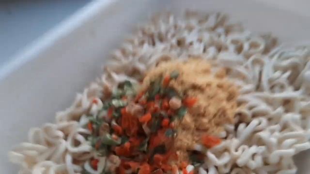 Роллтон с ОГОНЬКОМ и Роллтон с курицей. Обзор классики российского производства/ 2022 год!
