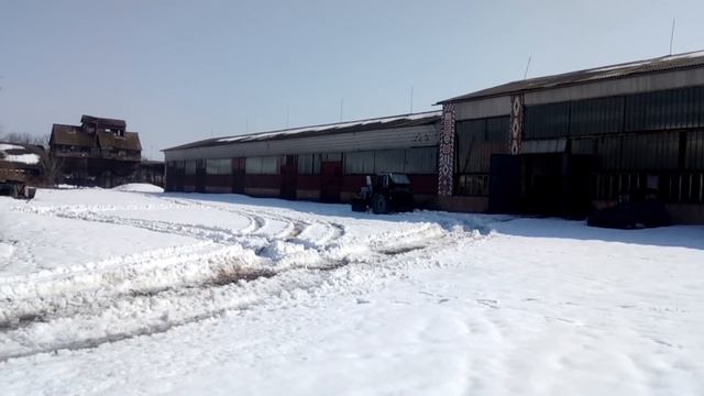 МТЗ Поехал боком по снегу. Обкатка мотора после капиталки. смотреть онлайн