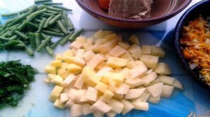 Суп с говядиной, овощами  и яичными полосками